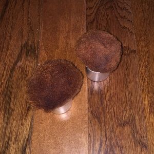 2 wet n wild brushes